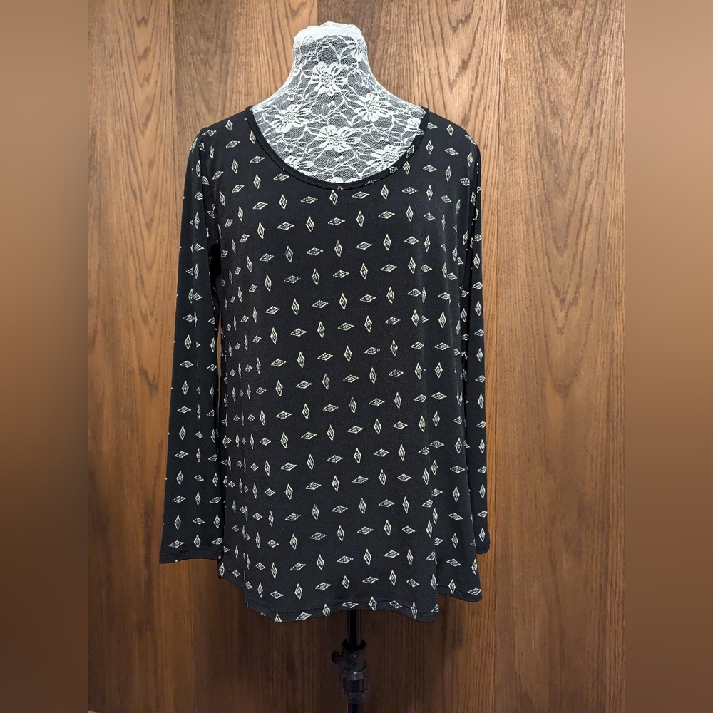 LuLaRoe Long Sleeved Simply Comfortable Tee